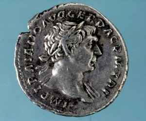 Ezüst érme Traianus román császár (53 - 117) képmásával. Milánó medagliere gyűjteménye. alkotó: Roman
