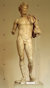 Hadrianus (Adrien) császár szobra - Vaison-la-Romaine Régészeti Múzeum, 2. század alkotó: Roman