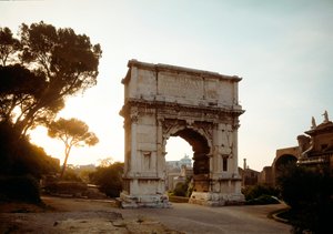 Titus íve, 81-ben épült (fotó) alkotó: Roman