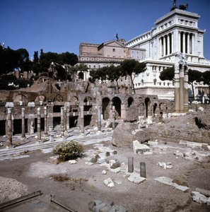 A Caesar Forum Kr.e. -54-ben kezdődött és Augustus (Octavianus vagy Octavianus) császár (i.e. 63-14) alatt ért véget. Róma. alkotó: Roman