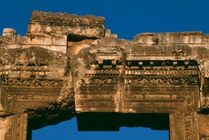 Bacchus temploma, az ajtó szemöldökének részlete, Nagy császári időszak Kr.e. 27-395 fotó alkotó: Roman Imperial Period