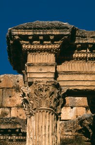 Bacchus temploma, az antablutúra részlete, magas császári időszak Kr.e. 27-395 fotó alkotó: Roman Imperial Period