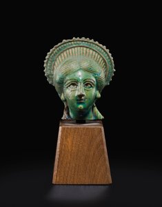 Ízisz-Aphrodité feje, Kr.u. 1.–2. század (fajansz) alkotó: Roman Period Egyptian