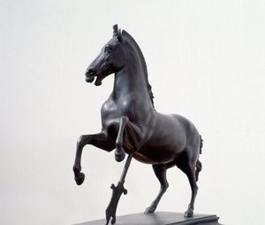 Vágtató ló (bronz szobor egy görög eredeti után, Kr. e. 4. századból) alkotó: Roman Roman