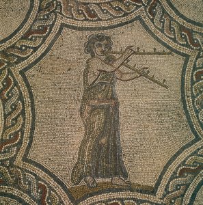 Mozaik női fuvolást ábrázoló Dionüszosz-házból, a marokkói Volubilisben, a római civilizációban, alkotó: Roman Roman