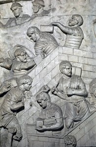 Római művészet: „”erőd építése a római táborban”” 1862-es formanyomtatvány, amely a Traianus császár (53-117) uralkodása alatt épült római Traianus-oszlop (Trajane oszlop) (Colonna Traiana) domborműveit reprodukálja. . A Trajane-oszlop megemlékezik t alkotó: Roman Roman
