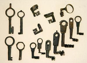 Kulcsválaszték (bronz) alkotó: Roman Roman