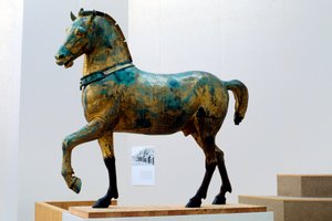A San Marco négy diadalmas quadriga lova egyikének szobra (bronz) alkotó: Roman Roman