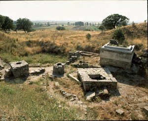 Templom és áldozati oltár alkotó: Roman Roman