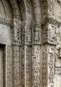 Részlet a Bazilika kapujának jobb oldali homlokzatáról, 12. század eleje (fotó) alkotó: Romanesque
