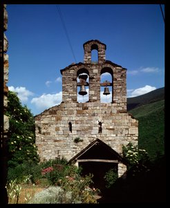 Kilátás a templomra (fénykép) alkotó: Romanesque