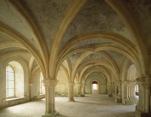 Kilátás a scriptoriumra, a közösség találkozóhelyére, a 12. században alapított ciszterci apátságra. Fontenay, Gold Coast alkotó: Romanesque