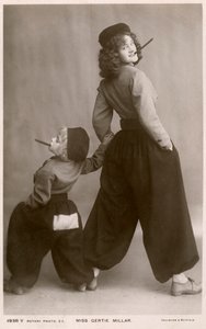 Gertie Millar brit színésznő és énekes, 1906. alkotó: Rotary Photo