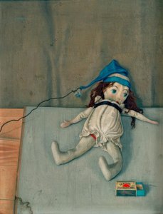 Baba gyufásdobozzal
