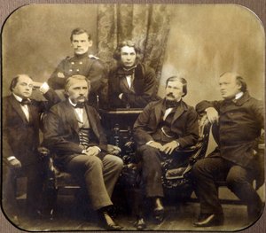 Leon Tolsztoj (1828-1910) és Dmitrij Grigorovics (1822-1900) - Assis, Ivan Alekszandrovics Goncsarov (1812-1891), Ivan Szergejevics Tourgueniev (Turgenyev, Tourguenieff ou Tourgueneff) (1818-1883), Alekszandr Vaszilijicsin (Druzin Vaszilijin) 1824-1864) et alkotó: Russian Photographer