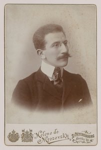 Leon Bakst festő (1866-1924) portréja alkotó: Russian Photographer
