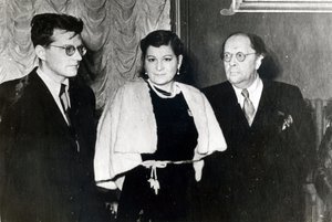 A zeneszerző Dmitrij Dmitrijevics Sosztakovics, Maria Maksakova énekes és Alekszej Nyikolajevics Tolsztoj író alkotó: Russian Photographer