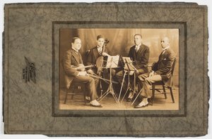 Fénykép Hall Johnsonról és a fekete vonósnégyesről, kb. 1923. alkotó: S. Tarr