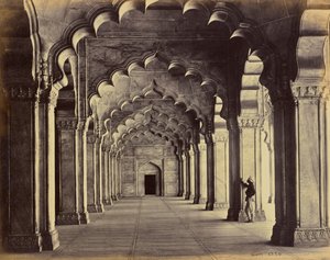 Agra - A Moti Masjid belső tere, a főhajóval alkotó: Samuel Bourne