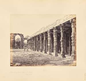 Delhi; hindu oszlopcsarnok a Qutb Minarnál, északi oldal alkotó: Samuel Bourne