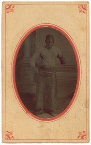 Szerszámot tartó férfi portréja,c. 1875 (fotó) alkotó: Sarah Luse Larimer