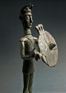 Nuragikus kultúra (nuraghi) Szardíniai: bronz harcos szobrocska pajzzsal. Kr.e. 8-7. Nemzeti Őskori Néprajzi Múzeum „Luigi Pigorini”, Róma
