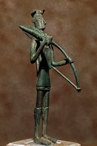 Nuragikus kultúra (nuraghi) Szardíniai: bronz harcos szobrocska. Kr.e. 8-7. Cagliari, Nemzeti Régészeti Múzeum, Szardínia, Olaszország alkotó: Sardinia Nuragic Civilization
