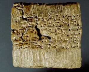 Asszír civilizáció: ékírásos karakterekkel vésett doboz két ezüstbánya előállításáról. Isztambul, Régészeti Múzeum