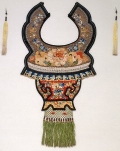 Női gallér (fotó) alkotó: School Chinese