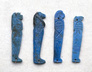 Hórusz fiának amulettje, görög-római korszak, Kr.e. 332-395 (kék fajansz) alkotó: School Egyptian