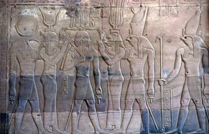 Ókori Egyiptom, falfestmény/faragás, XIII. Ptolemaiosz bemutatása Hórusznak, Sebek és Hórusz templom, Kom Ombo (fotó) alkotó: School Egyptian