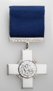 George Cross (ezüst, selyemszalaggal)