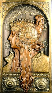 Keleti lány profilban (bronz) alkotó: School French