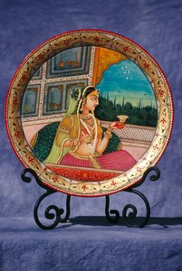 Miniatűr festmény elefántcsontra, Hölgy élvezve az italt alkotó: School Indian