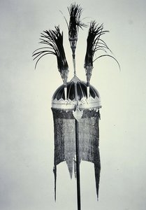 Mogul sisak (vegyes technika) alkotó: School Indian