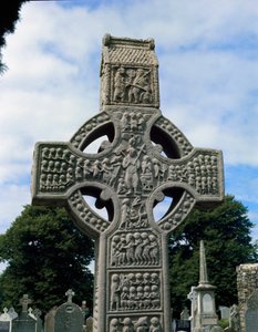 Kilátás a Muiredach-keresztre, faragott kő, 521 körül