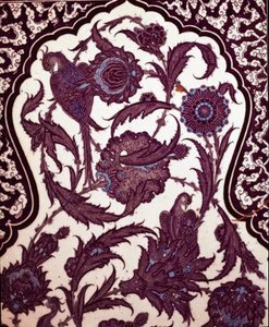 Oszmán művészet: Iznik kerámia díszíti a Topkapi palota körülmetélési termét Isztambulban, Törökországban