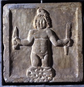 Mitra (vagy Mithra), egy sziklából született iráni istenség ábrázolása. Alacsony megkönnyebbülés. Ő képviselteti magát, amikor Sollal étkezik. Konzervatívok Palotája, Róma.