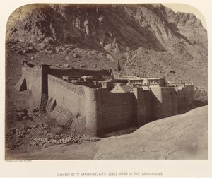 Szent Katalin kolostor, háttérben Jebel Músával