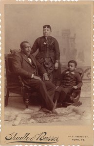 Egy család portréja,c. 1895 (fotó) alkotó: Shadle & Busser