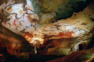 A Bikák Csarnoka Jacques Marsal, a Lascaux-barlangok egyik felfedezőjével.