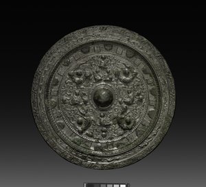 Tükör Xiwangmuval, 317-400 körül (bronz) alkotó: Six Dynasties Chinese School