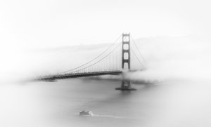 A ködös Golden Gate-híd alkotó: Songhu Yan