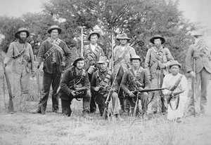 Búr kommandósok a német Mauser 1895-ös típusú puskával (f/w fotó)