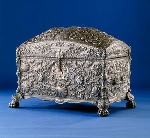 Egy fontos spanyol gyarmati ezüst kassza, 1800 körül (ezüst fa alappal és fa belsővel)