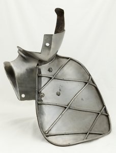 Megerősítő Bevor billenő célponttal, 1560 körül (acél)