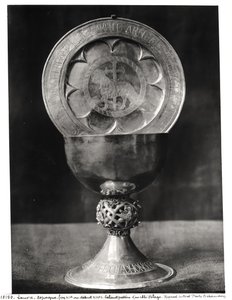 Pelage apáthoz tartozó kehely és Eucharisztia tányér 12. vége 13. század vége (ezüst) alkotó: Spanish School