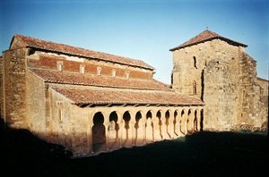 A 913-ban alapított San Miguel de Escalada templom alkotó: Spanish School