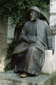 Maimonides Mózes szobra (1135-1204)
