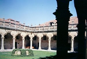 Kilátás a Patio de las Escuelas Menoresre alkotó: Spanish School